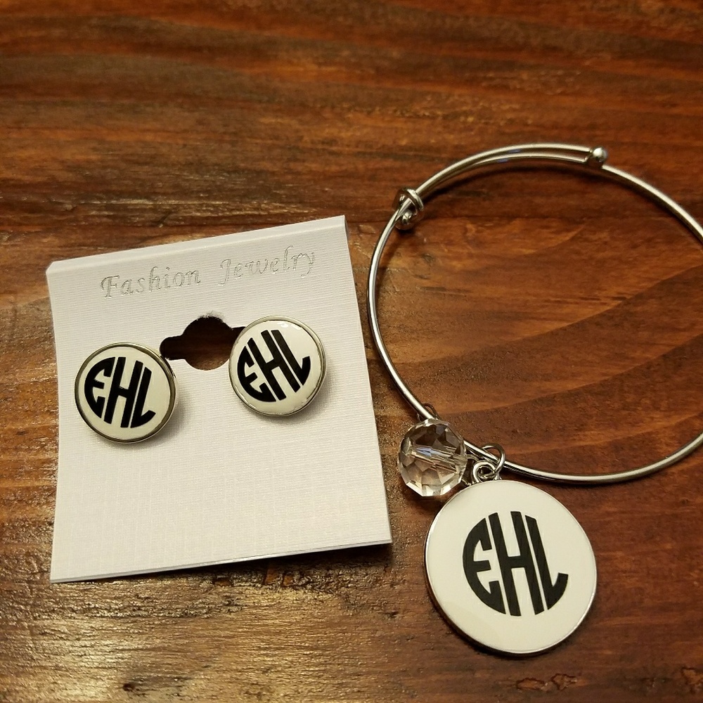 Ear rings and matching bracelet