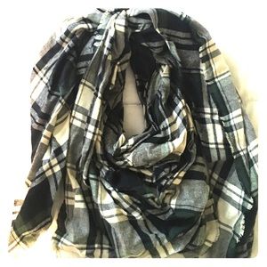 Chunky plaid scarf