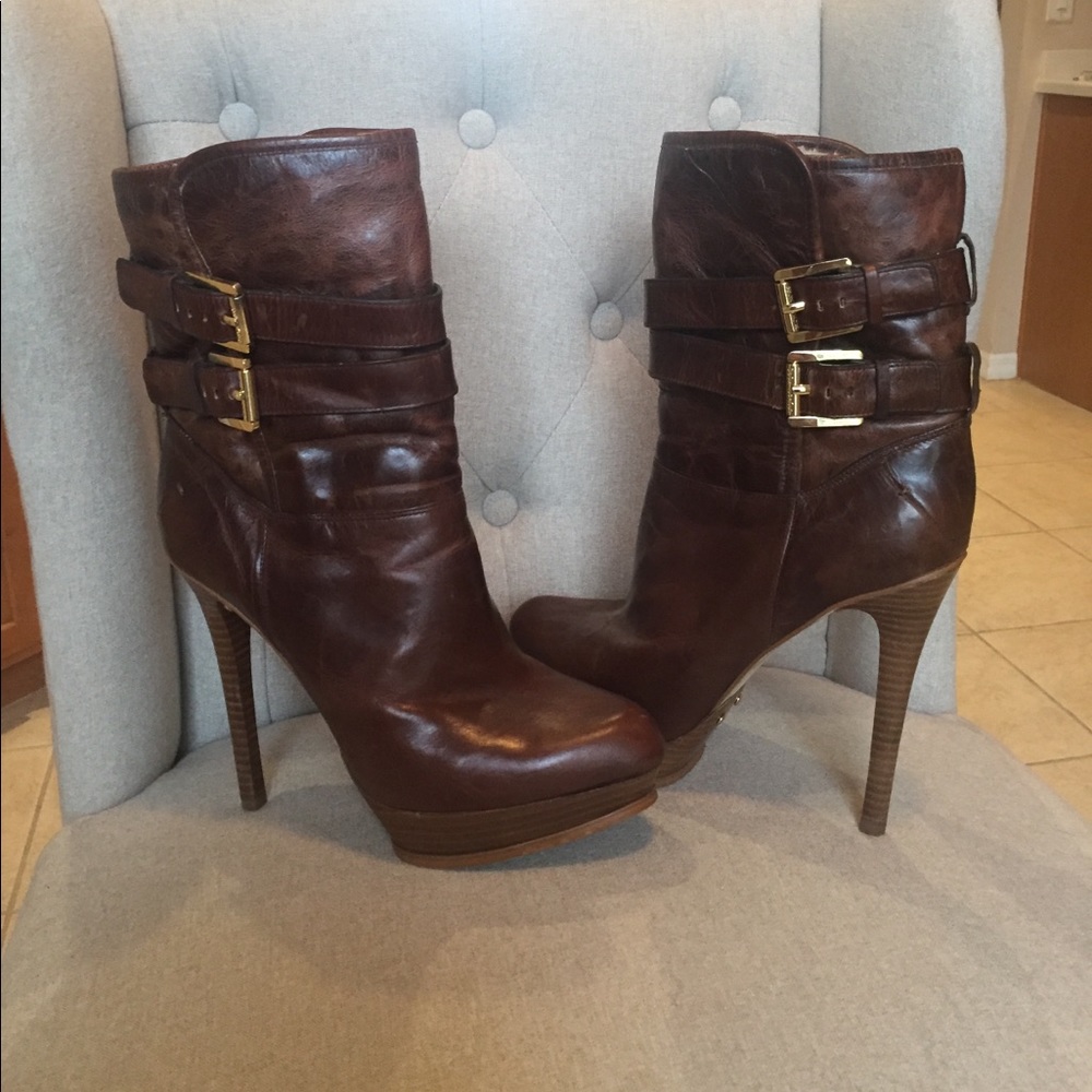 Michael Kors leather ankle boots size 8 EUC