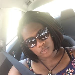 Meet your Posher, Ebony