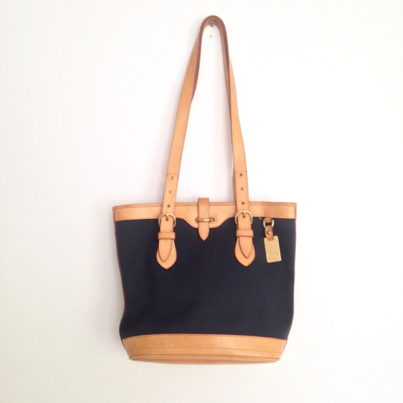 Dooney & Bourke Handbags - Dooney & Bourke Cabriolet Tote Purse