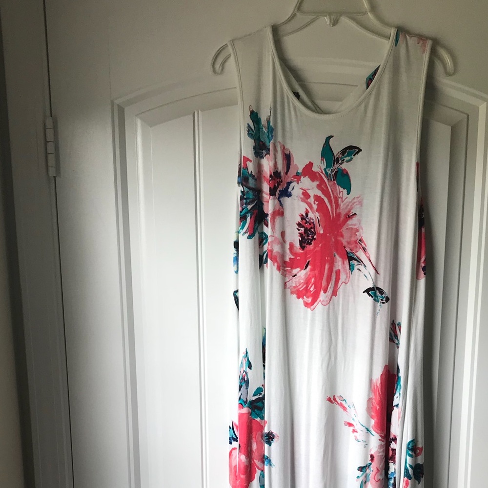 NWOT Floral Flare Maxi Dress
