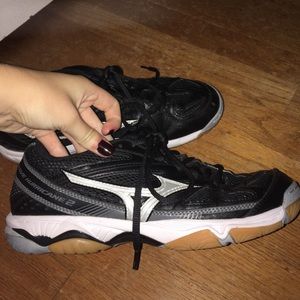 Mizuno volleyball shoes