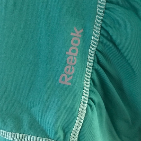 Athletic pullover - Picture 2 of 6