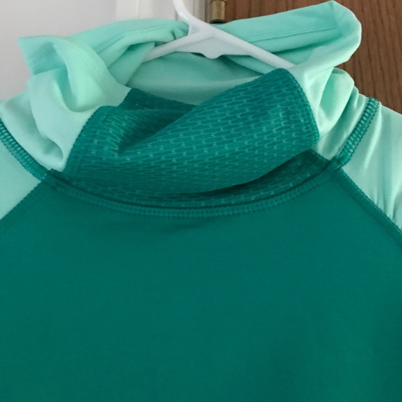 Athletic pullover - Picture 4 of 6