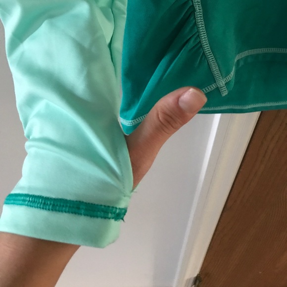 Athletic pullover - Picture 6 of 6