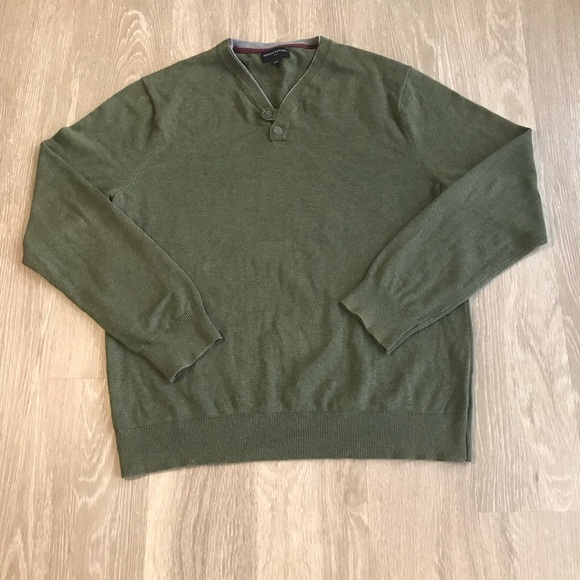 Banana Republic Other - Banana Republic Sweater Size L V Neck Green
