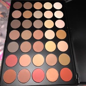 NIB Morphe 350M (matte) palette