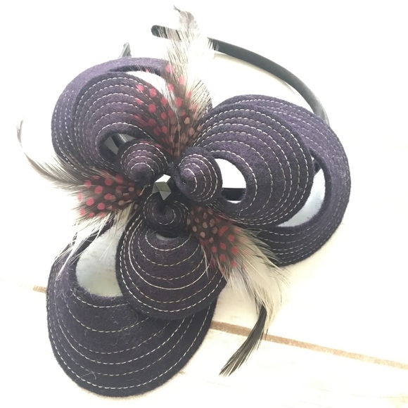 Handmade delicate felt and feather fascinator headband deep purple pink dot - Picture 2 of 4