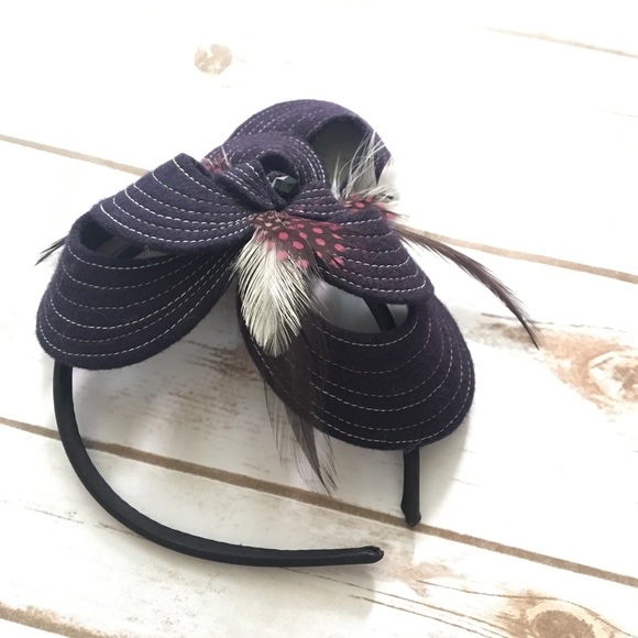 Handmade delicate felt and feather fascinator headband deep purple pink dot - Picture 3 of 4