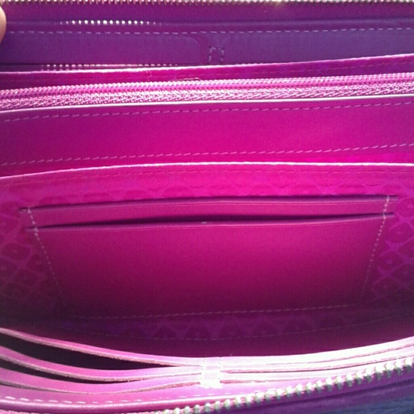 Such a GORGEOUS Authentic Longchamps zippy wallet - Picture 5 of 5