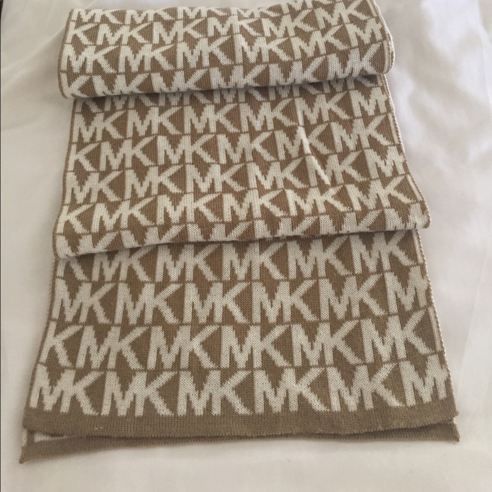 Michael Kors scarf