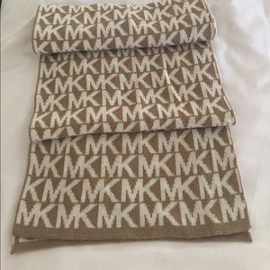 Michael Kors scarf