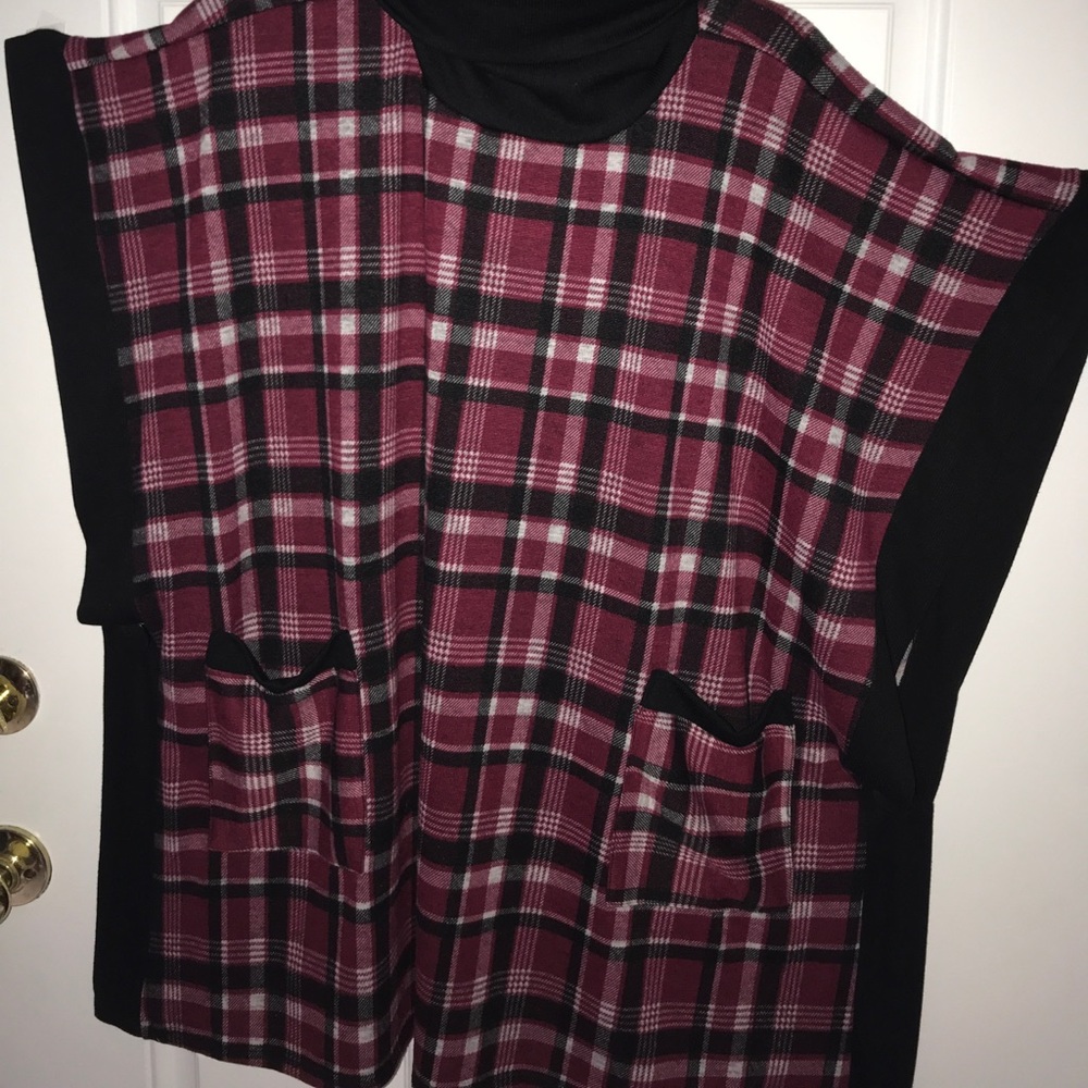 Adorable Bobeau knit tunic