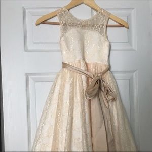 Lace flower dress girl