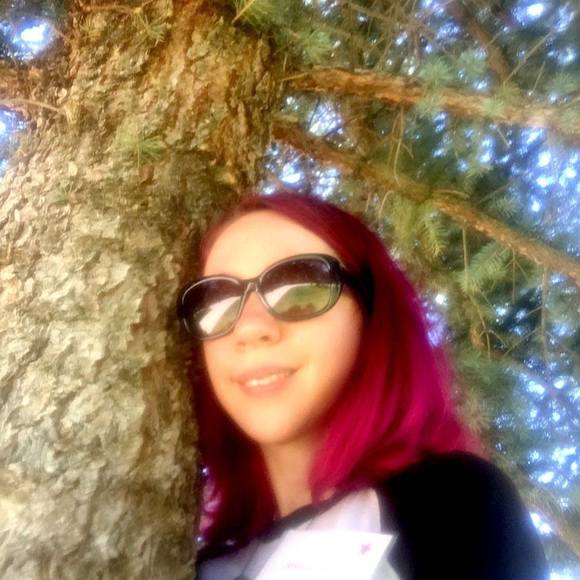 Meet your Posher, Jess - Picture 1 of 1