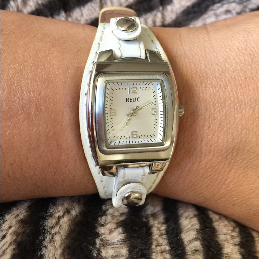Relic watch with 3 interchangeable bands