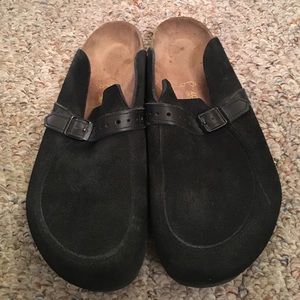 Black leather loafer style Birkenstock clogs. 40W.