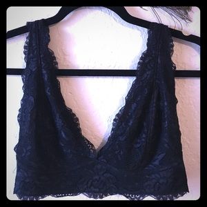 URBAN OUTFITTERS Lace bralette