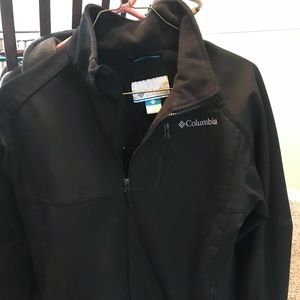 Columbia Large Black Softshell