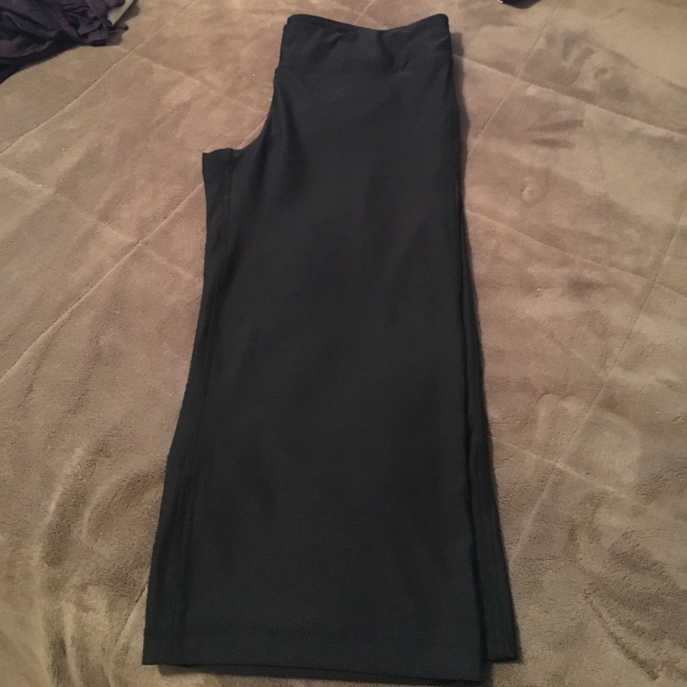 Athletic Capri Pants