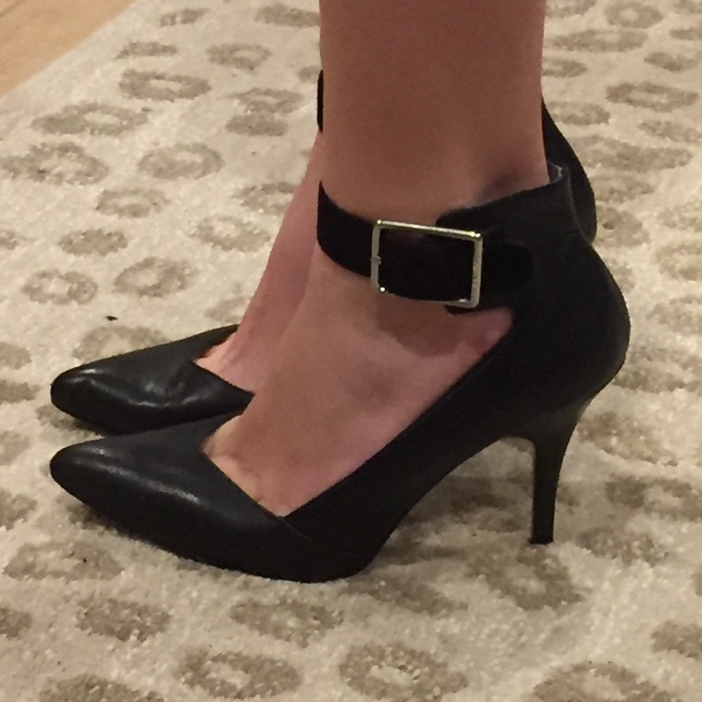 EUC Calvin Klein Pumps - Size 8❗️