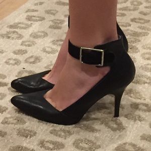 EUC Calvin Klein Pumps - Size 8❗️