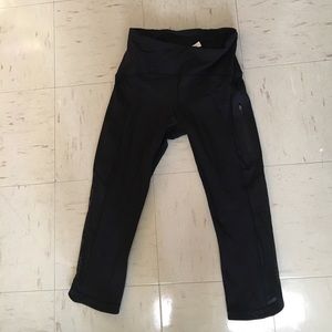 Black Lululemon Cropped Leggings