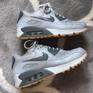 Women's Nike Air Max 90 Sneakers Size 7.5