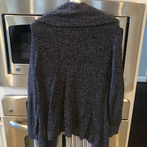 Express Cardigan - Size M - Picture 3 of 3