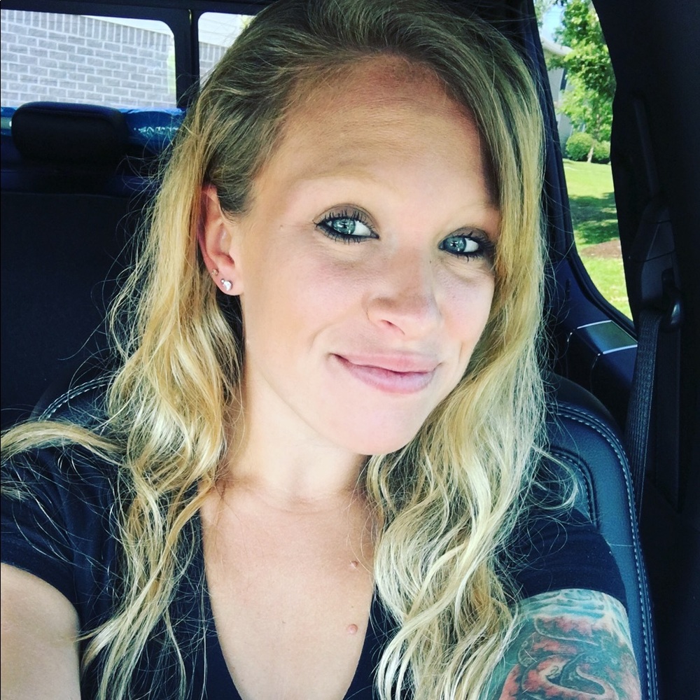 Meet your Posher, Ashley