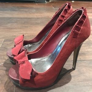 Red bow heels
