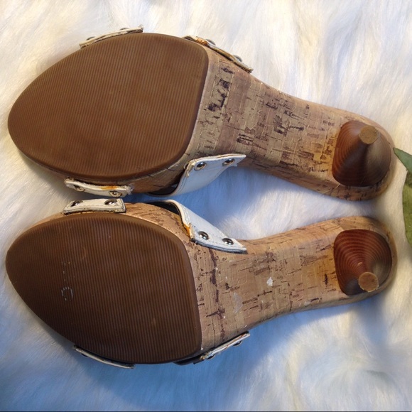 Guess Cork Heeled Sandals - Picture 6 of 8