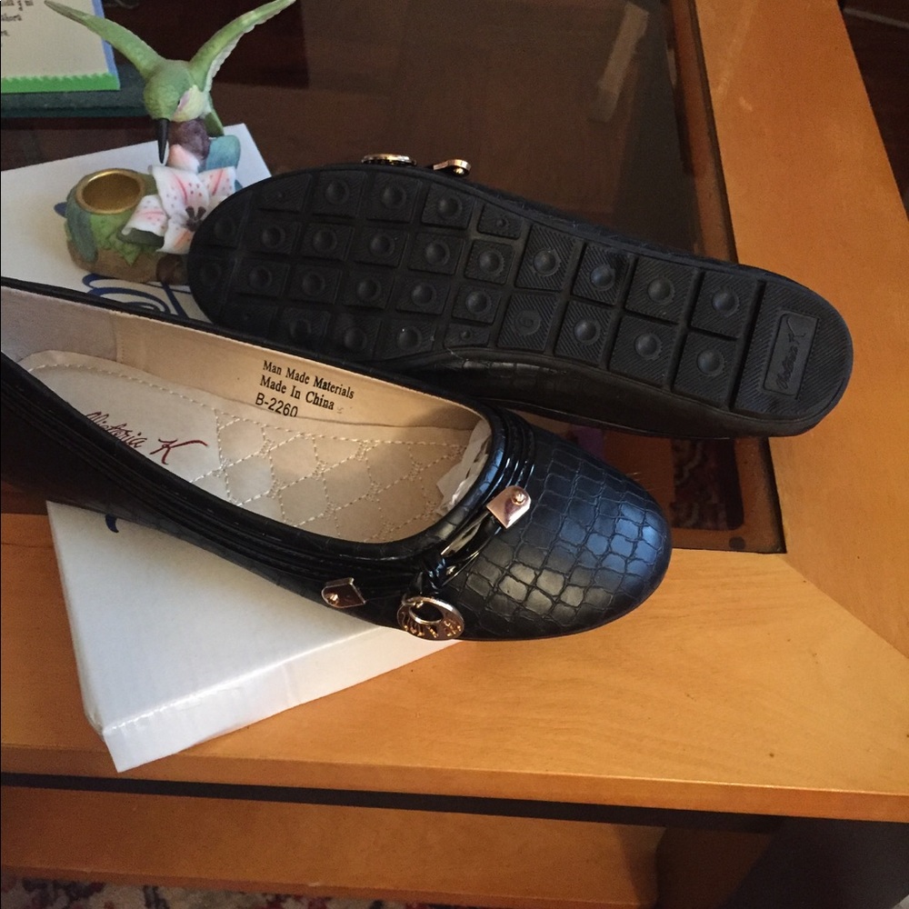 Shoes - Picture 3 of 4