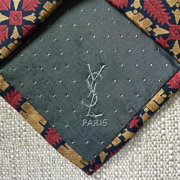 YVES SAINT LAURENT Designer Silk Tie - Picture 4 of 5
