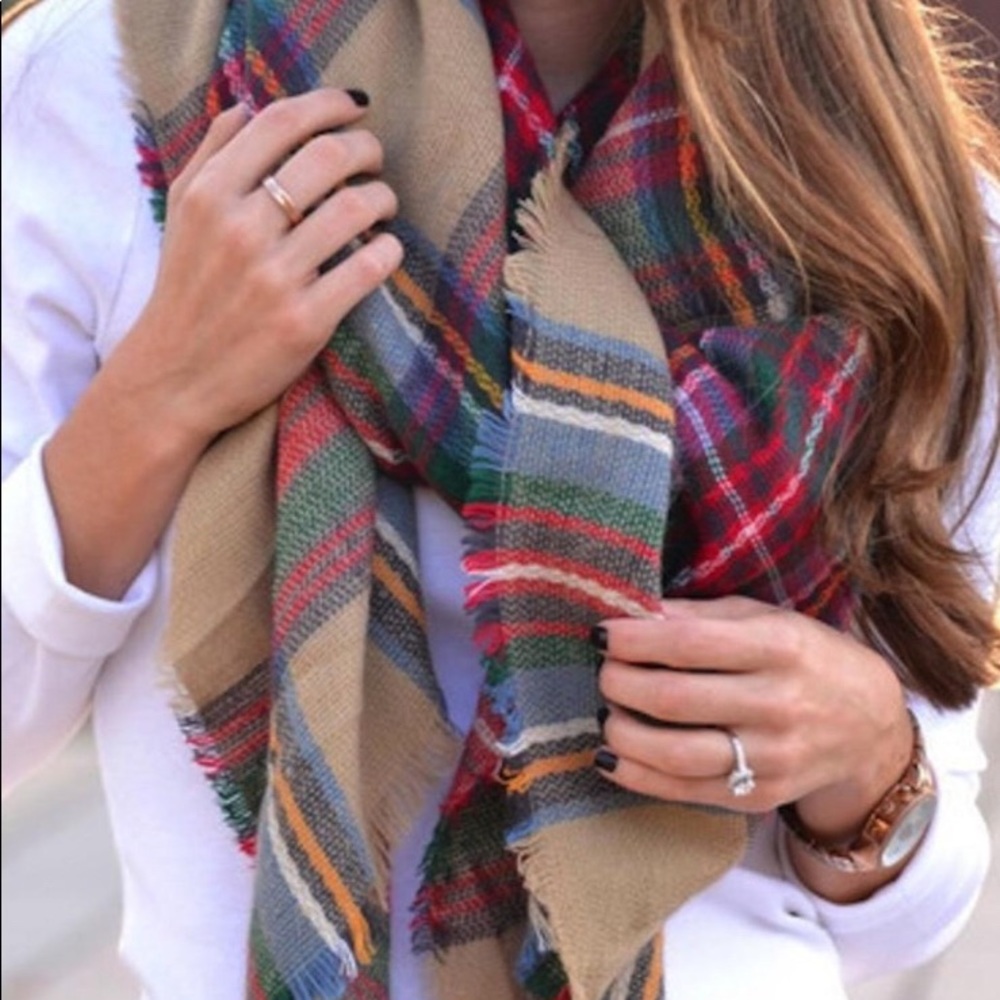 SOLD OUT!!!!!! OVERSIZED BLANKET SCARF - Picture 1 of 3