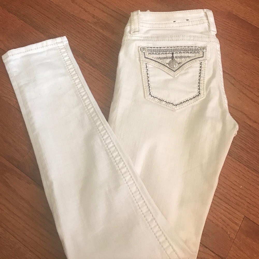 HUGE CLOSET SALE🎉White angle skinny miss mes