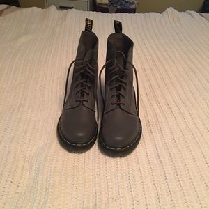 Dr. Martin Boots NWOT