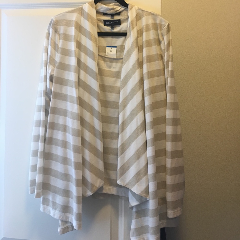 NWT shell and sweater set—size xl ivory and gold