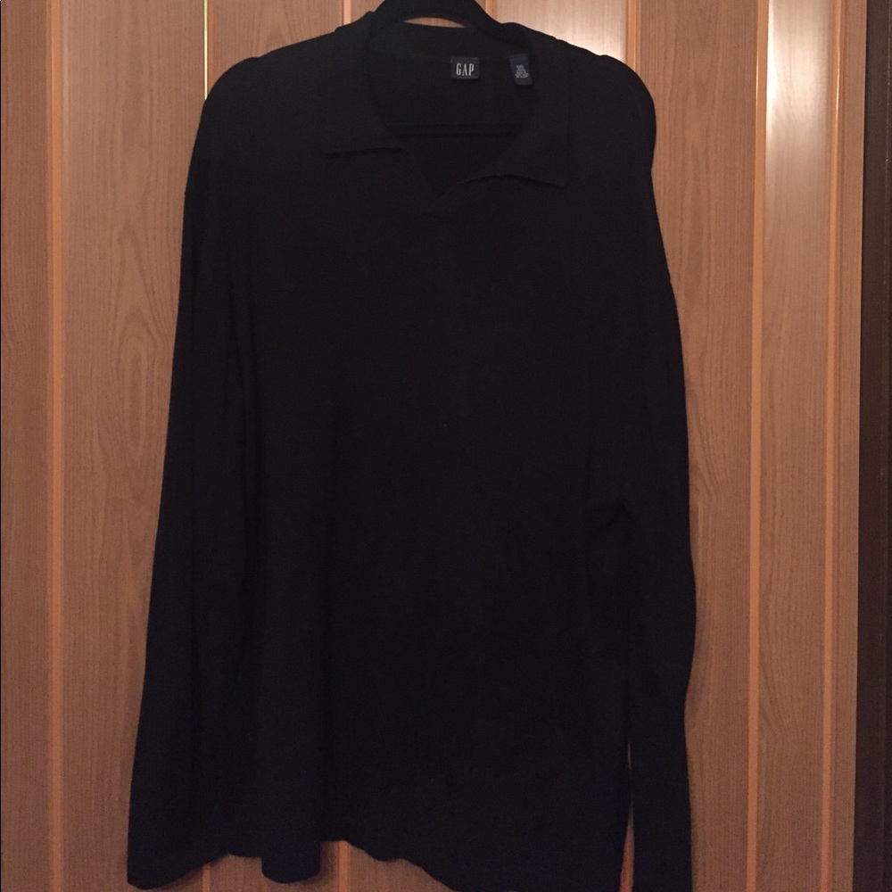 Gently used GAP v-neck sweater