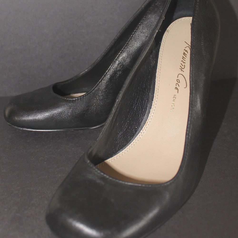 Kenneth Cole pumps