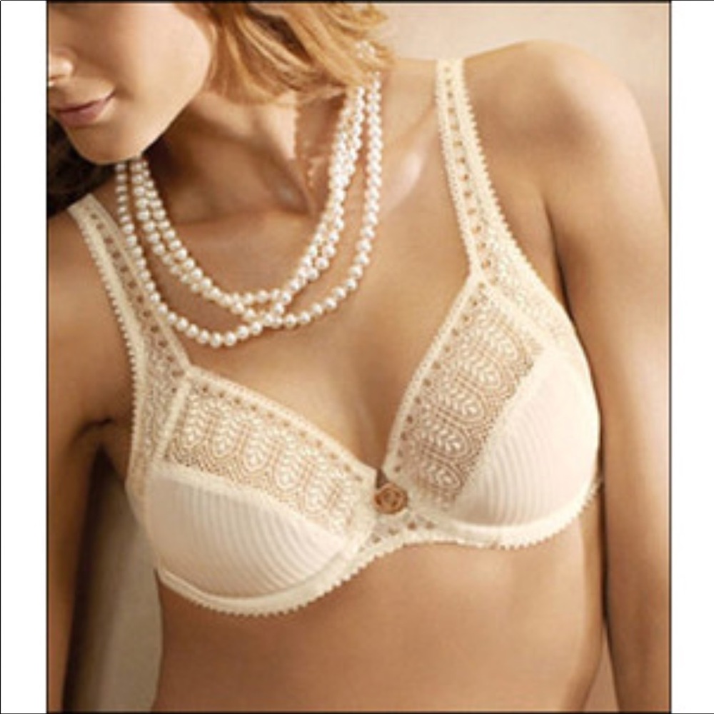 Chantelle Style 3946 Milk/beige bra, Size 30DDDD