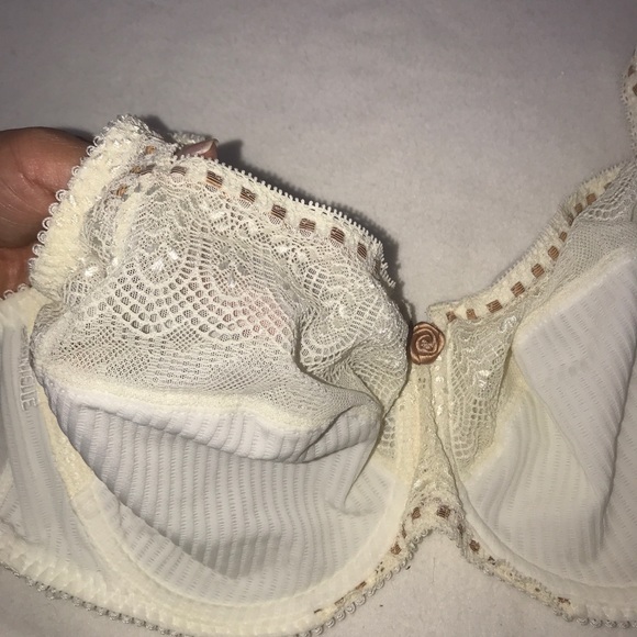 Chantelle Style 3946 Milk/beige bra, Size 30DDDD - Picture 3 of 5