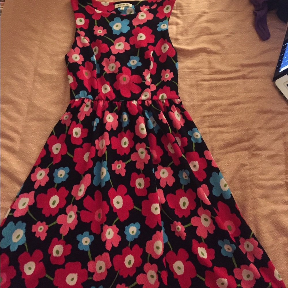 Monteau Los Angeles floral dress