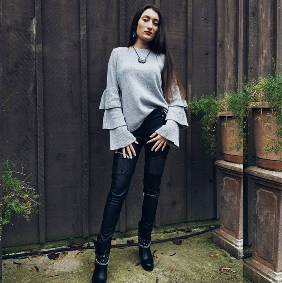 ⚡1 Left⚡Ruffle sleeve sweater - Picture 2 of 4