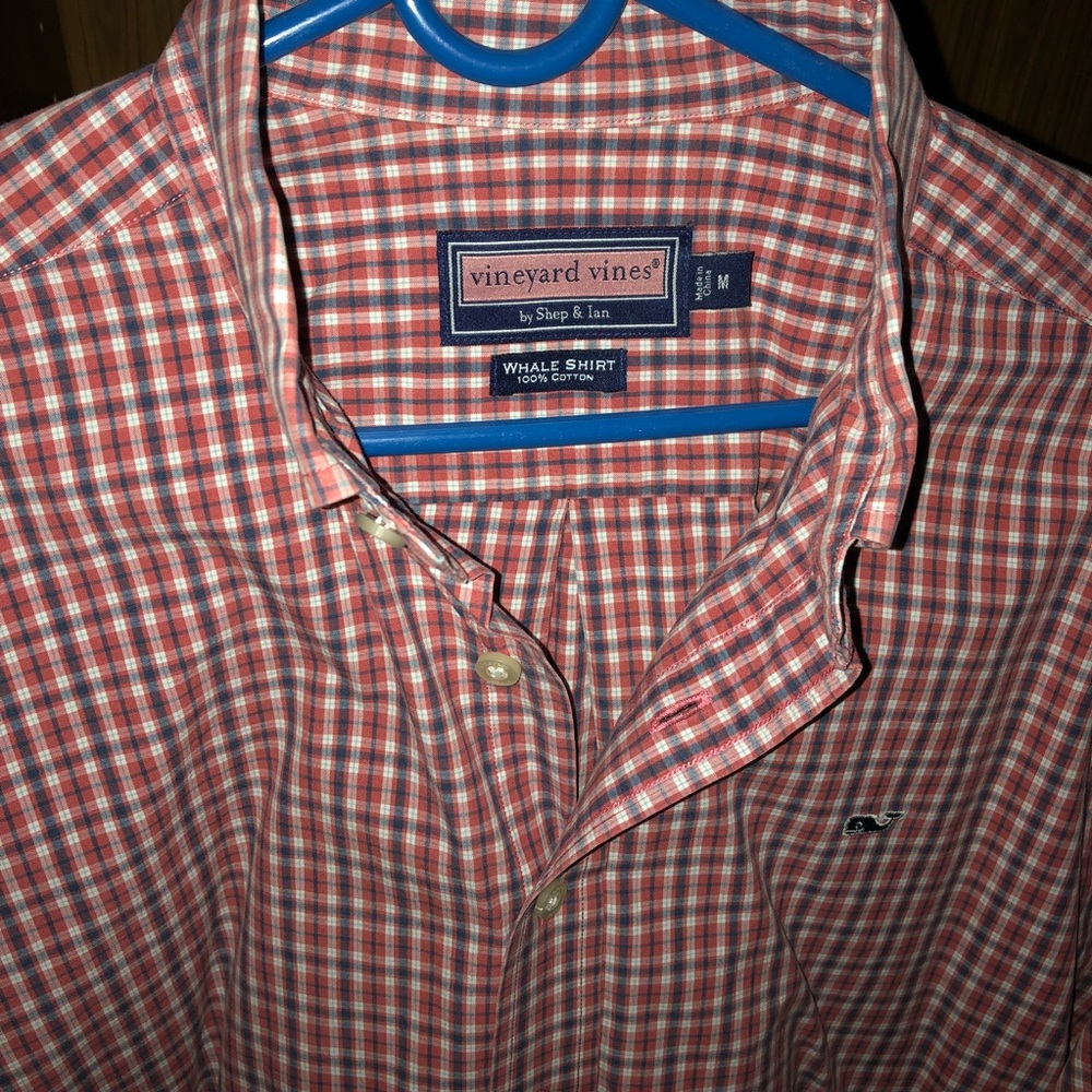 Vineyard vines shirt size Medium