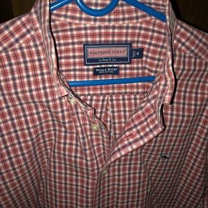 Vineyard vines shirt size Medium