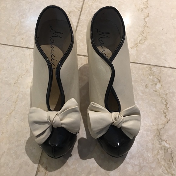 Super cute Black & Cream Heels 👠 - Picture 1 of 4