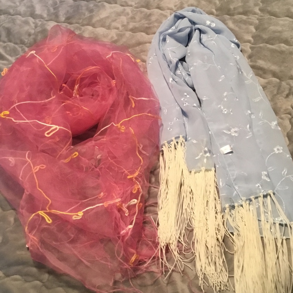 Romantic Wrap Lot of 2