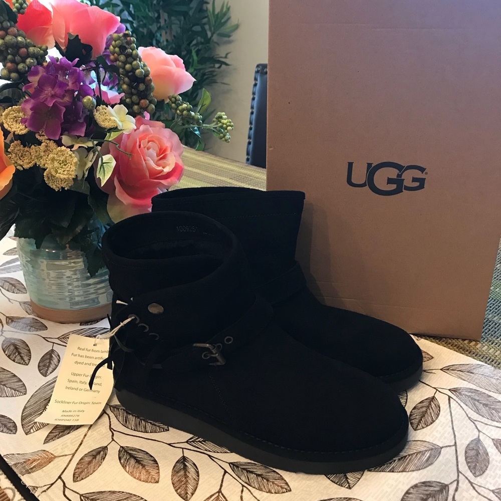 ❌ SOLD ❌ 💯 Authentic NWT UGG Black Boots